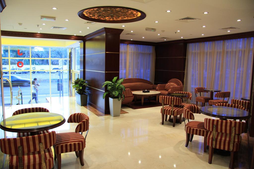 Trianon Royal Hotel Абу Даби Екстериор снимка