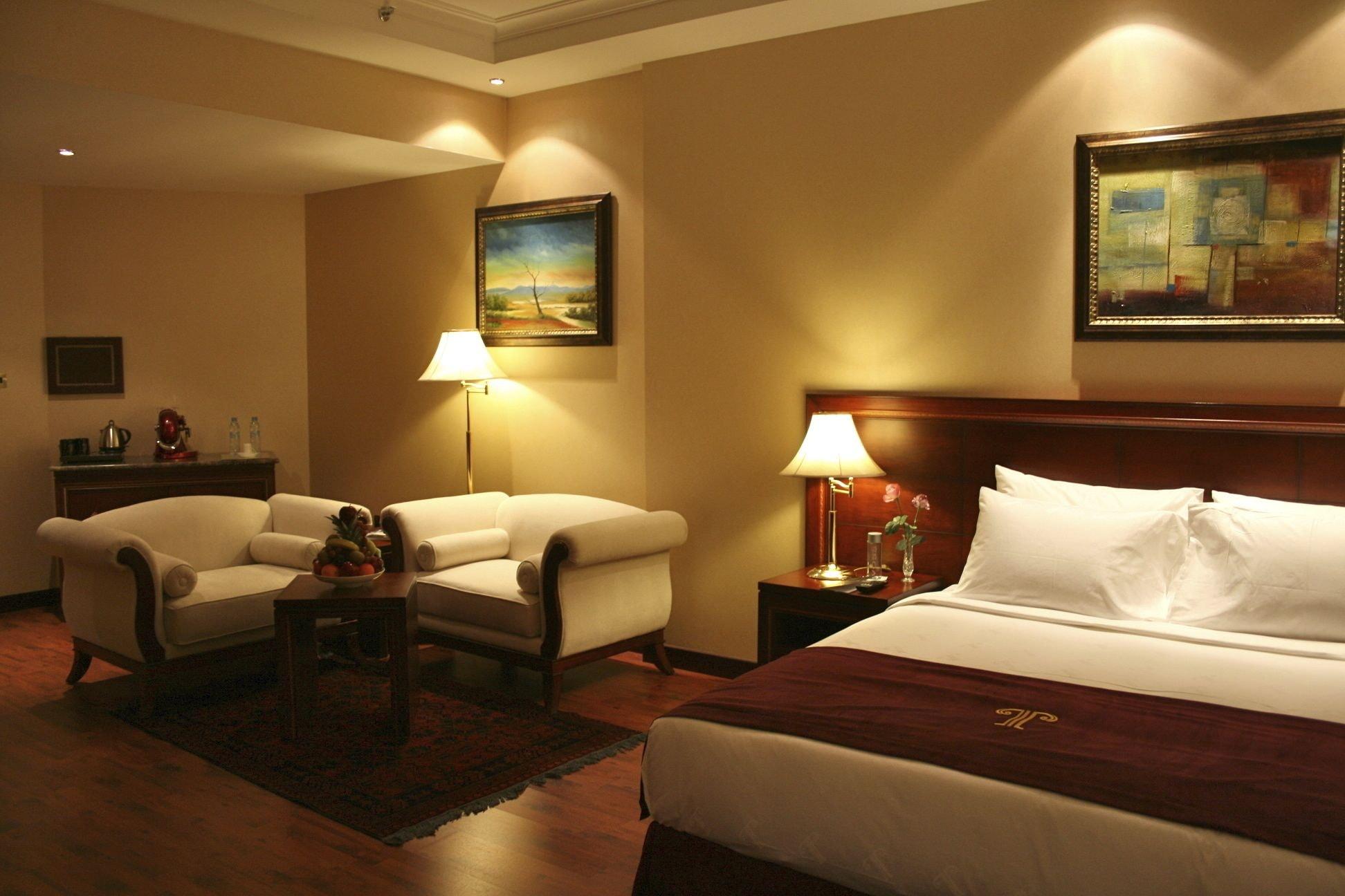 Trianon Royal Hotel Абу Даби Екстериор снимка