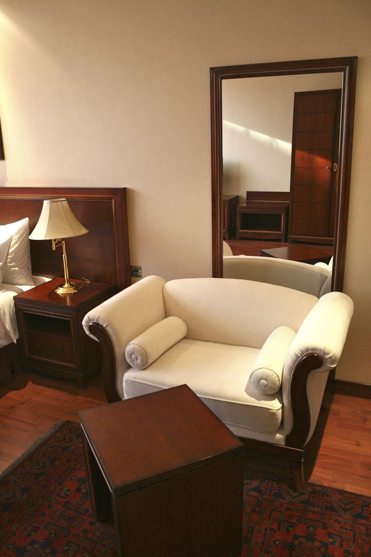 Trianon Royal Hotel Абу Даби Екстериор снимка